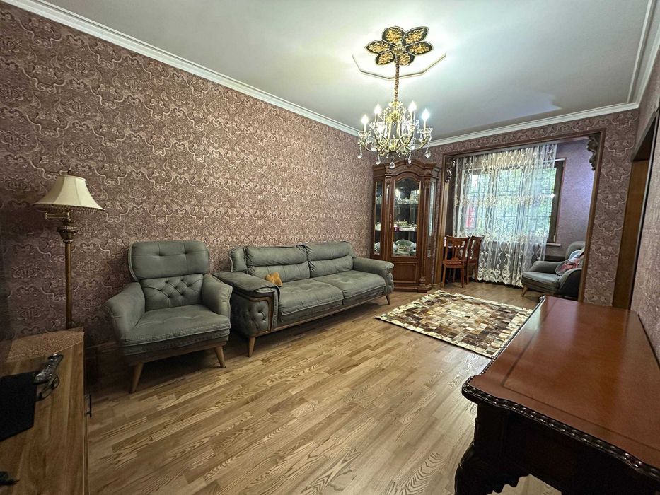 БИЙ Максим горкий Художников  4 комнатная ID01