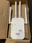 Мощен WiFi  усилвател 200 кв. Зона на покритие, 4 антени, 2 LAN порта,