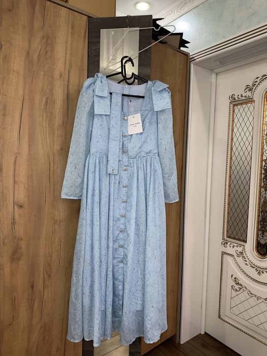 Платье-20000 тг,цена договорная