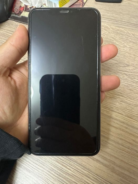 Срочно продам IPhone 11 PRO MAX (телефон)