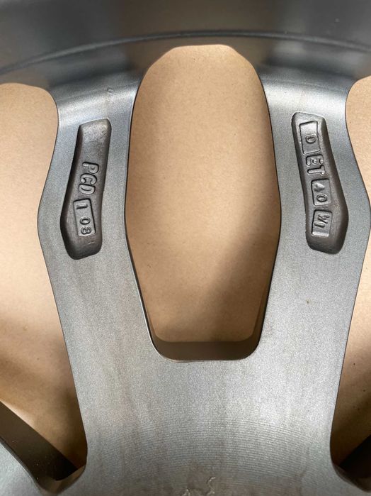 Vand jante bicolore Ford / Peugeot / Citroen / Volvo 5x108 - 18"