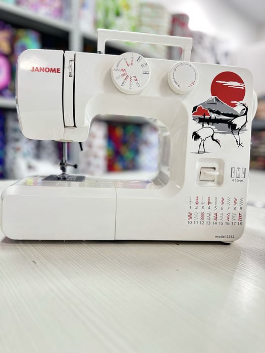Швейная машинка Janome