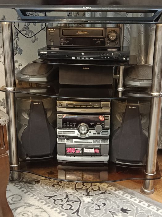 Продаётся всё вместе


-