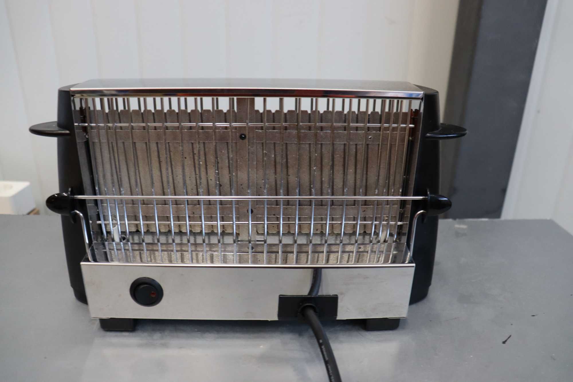 Moulinex - 760W Classic тостер за всички видове хляб, до 4 филийки