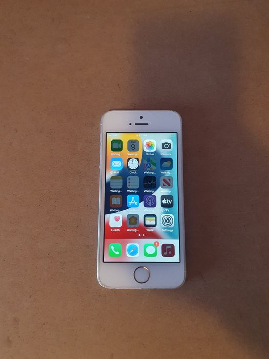 Iphone se 1 silver   93 % sănătate baterie