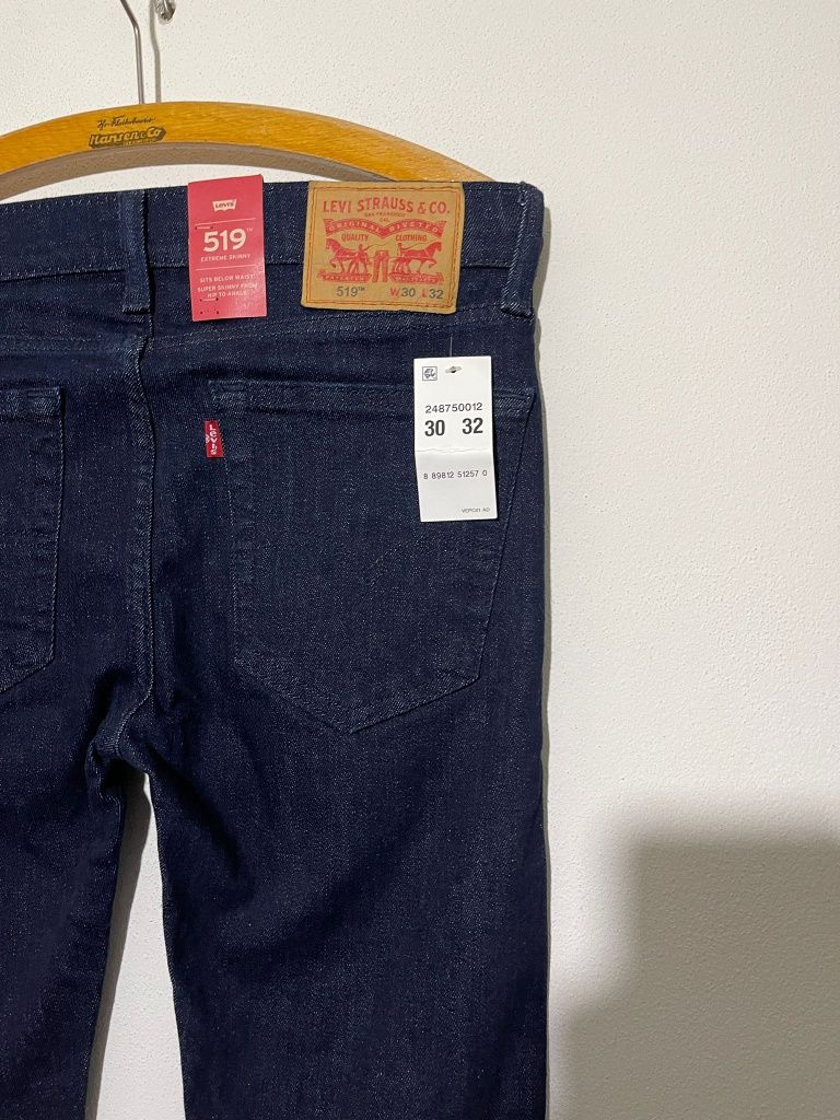 Blugi LEVI'S LEVIS 519 Extreme Skinny Bleumarin - Marime 30 x 32