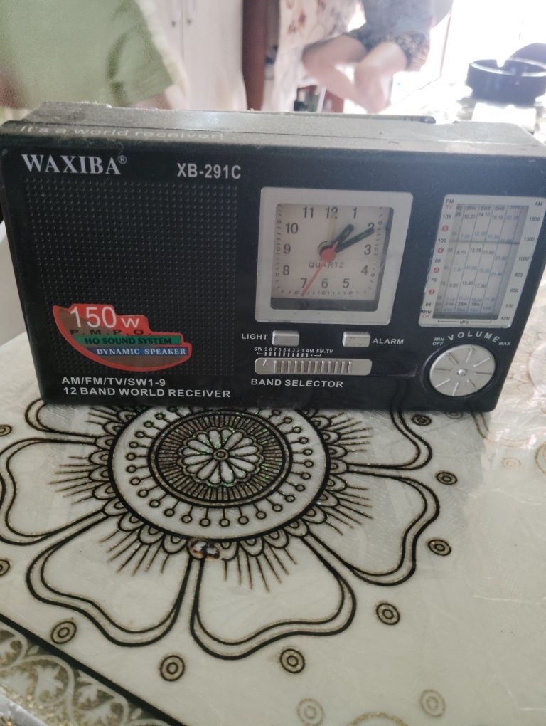 Radio cu ceas Waxiba
