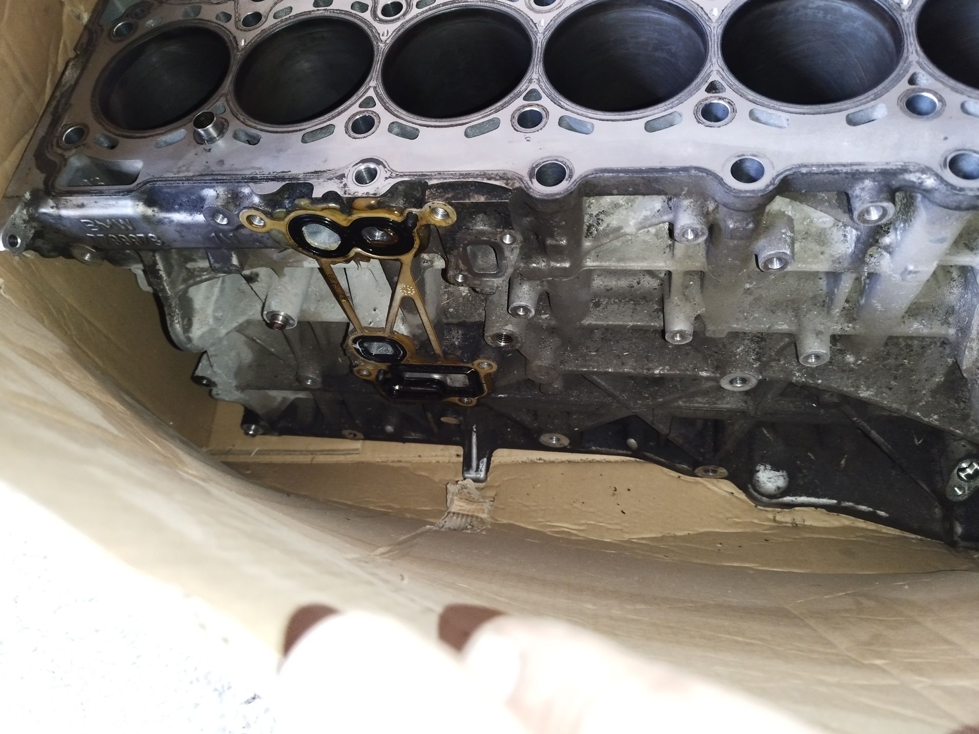 Продавам глава,бутала, биели за BMW N57D30A 3.0D-245кс за F серийтена