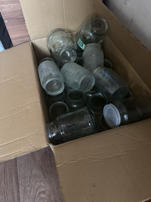 Продам банки  1 литр 2 литр