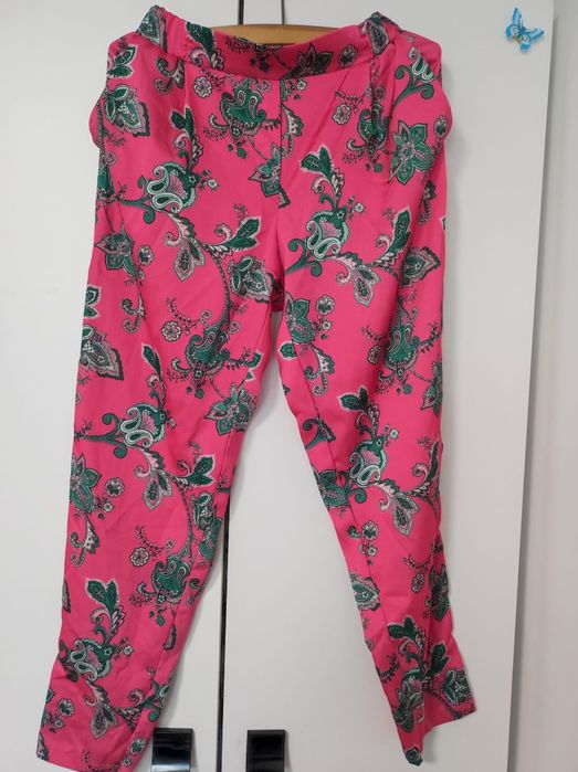 Pantaloni de vara, noi