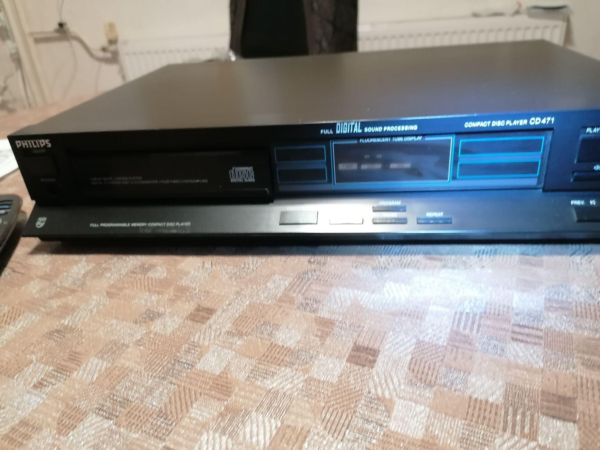 Компакт диск плеър модел  PHILIPS CD 471 -DAC TDA1541 A