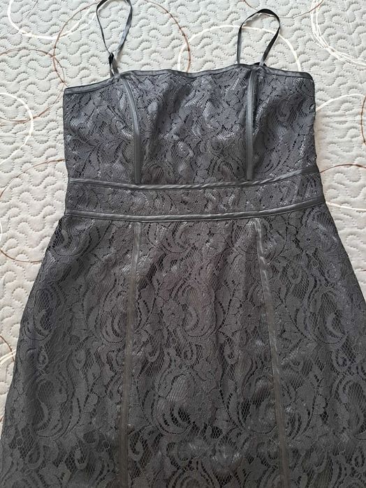 Нежна, елегантна рокля р.38