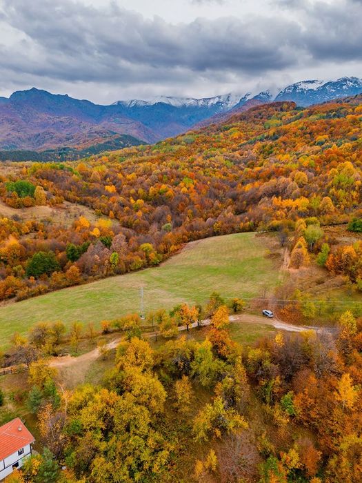 Парцел в Ловеч, област-гр.Априлци площ 891 цена 23000