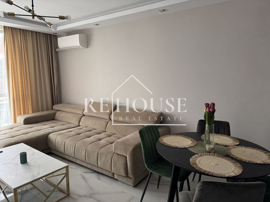 2-стаен в Варна, област-к.к. Св.Св. Константин и Елена площ 68 цена 2