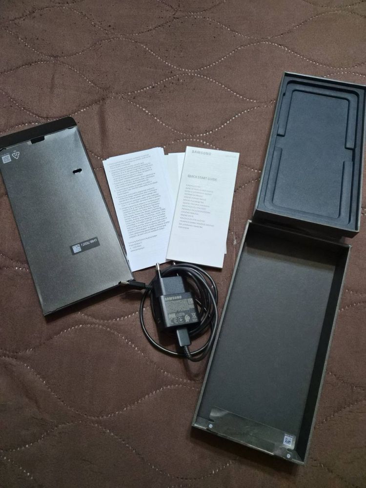 Чисто нов galaxy z Flip7 Нов