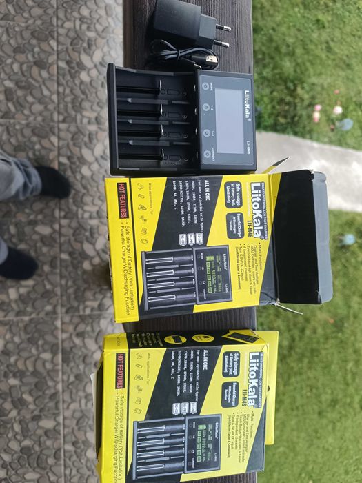 Încărcător universal LiitoKala. Lii-M4s