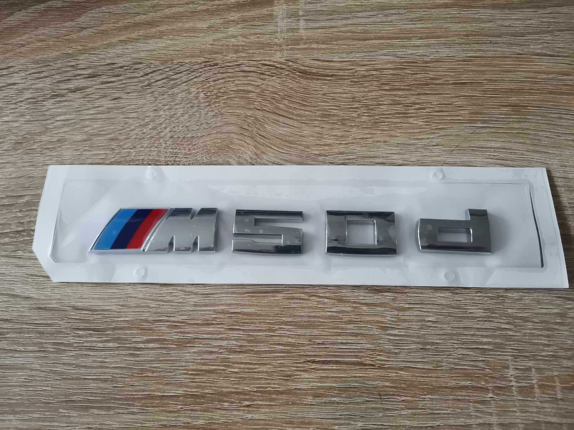 сребриста емблема BMW M50d малък размер