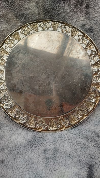 Посребрен поднос с чаши , и ваза с филигран