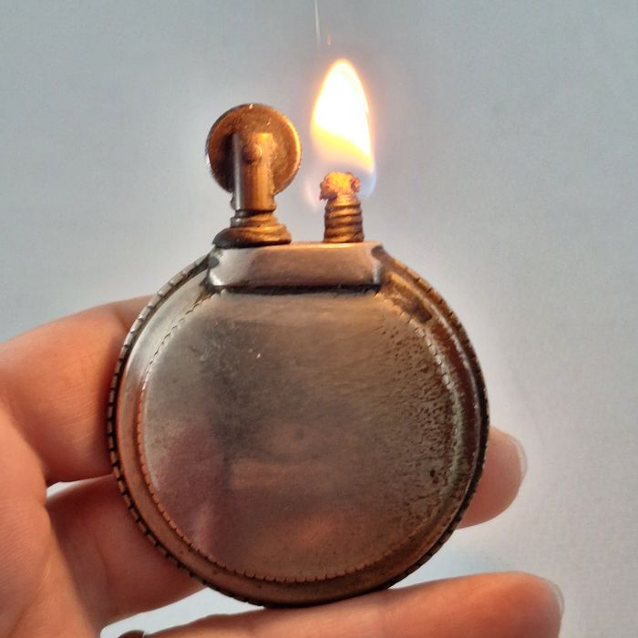 Bricheta de transee frumos decorata