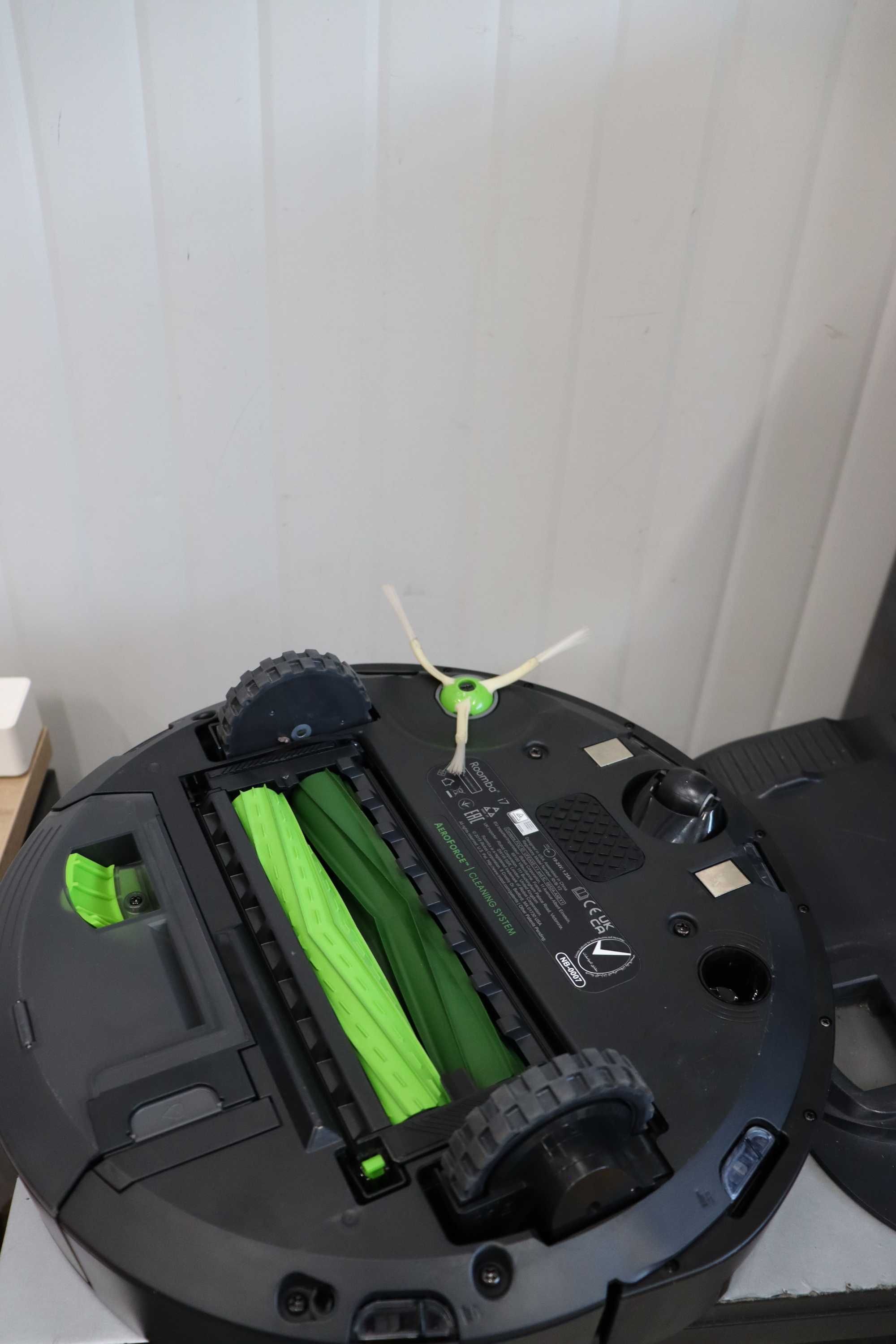 Прахосмукачка робот iRobot Roomba i7+