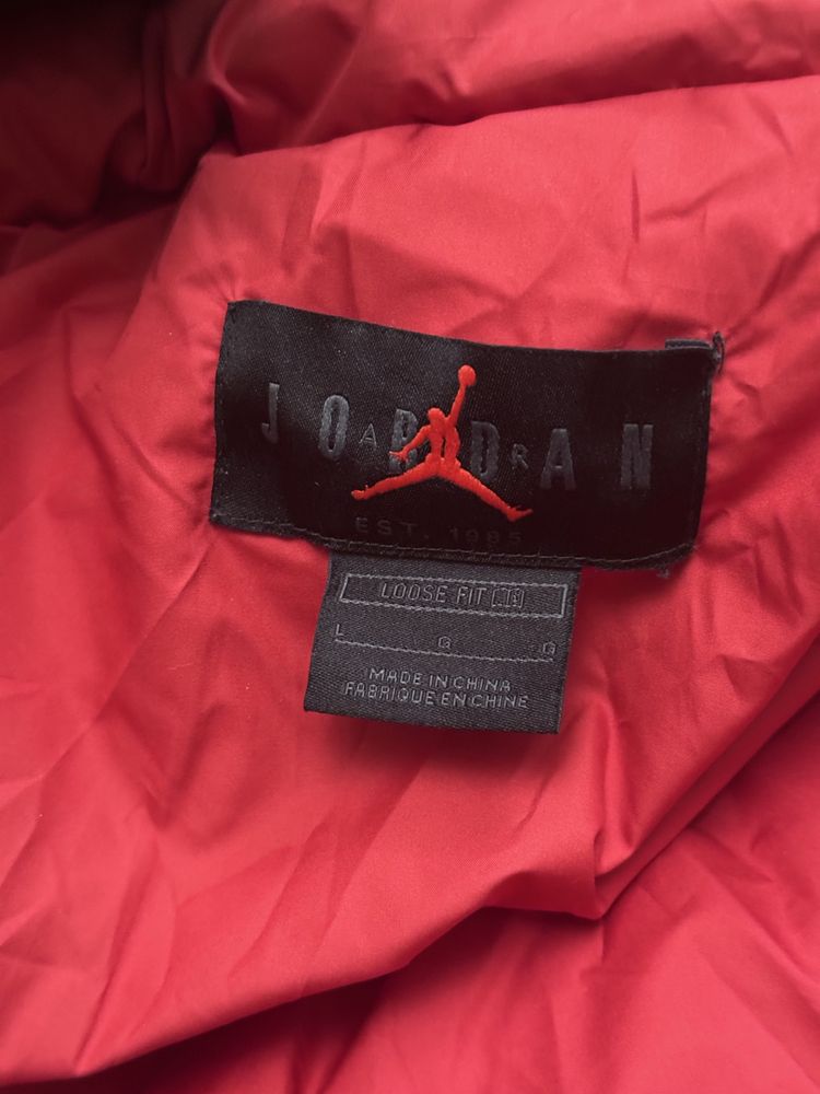 Nike Jordan puffer jacket яке джордан Оригиално!