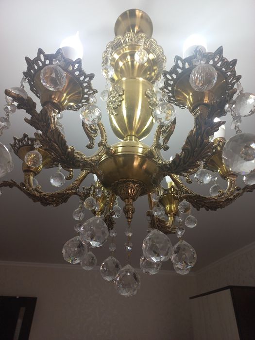 Продам бронзовую люстру