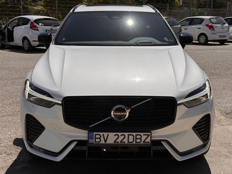 Volvo XC 60 Volvo XC60 Hybrid (2022) – Condiție Impecabilă – Vânzător Privat  Expe