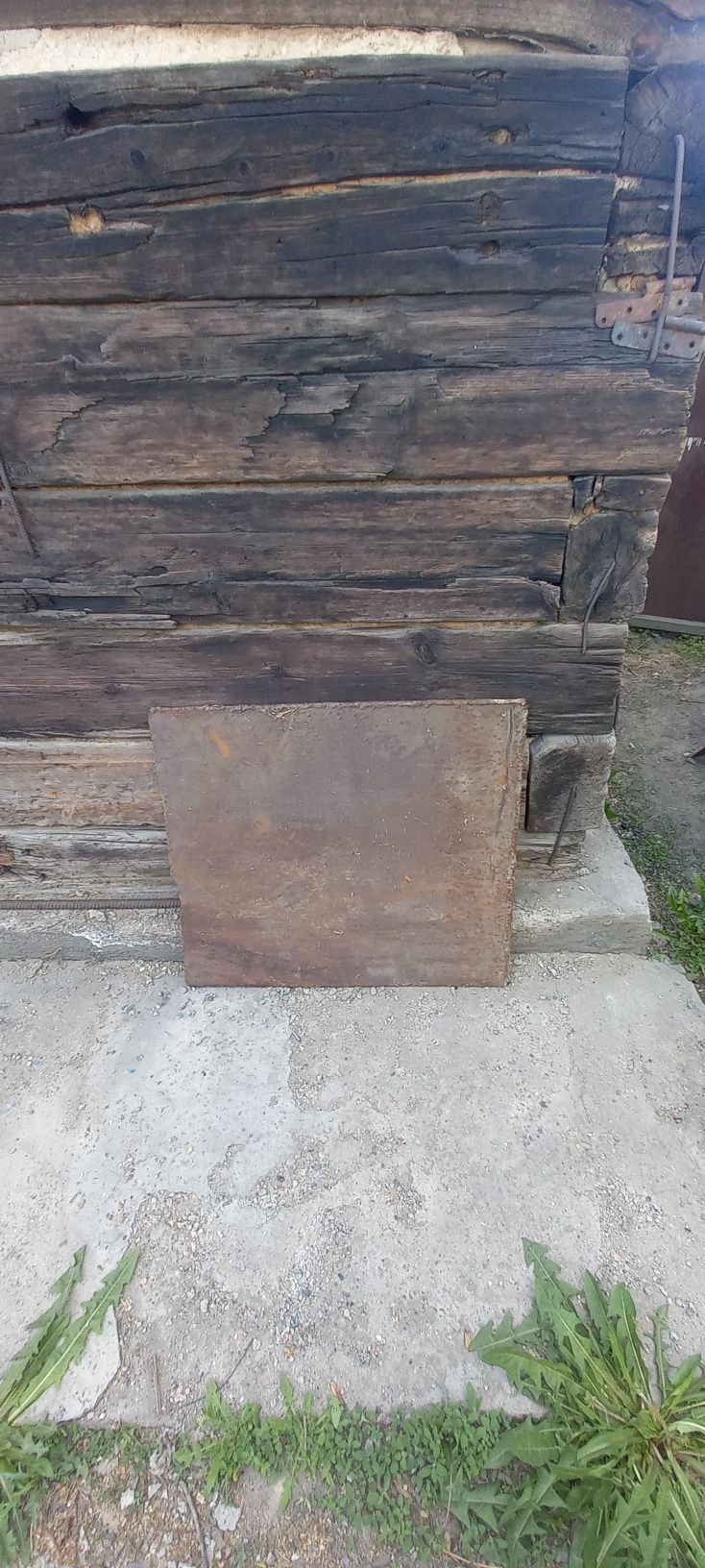 Продам металлические листы .Разных размеров.