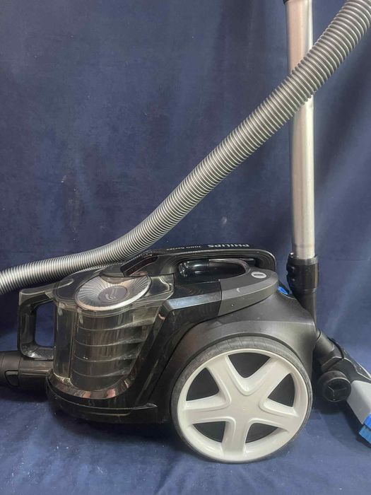 Прахосмукачка без торба Philips 7000