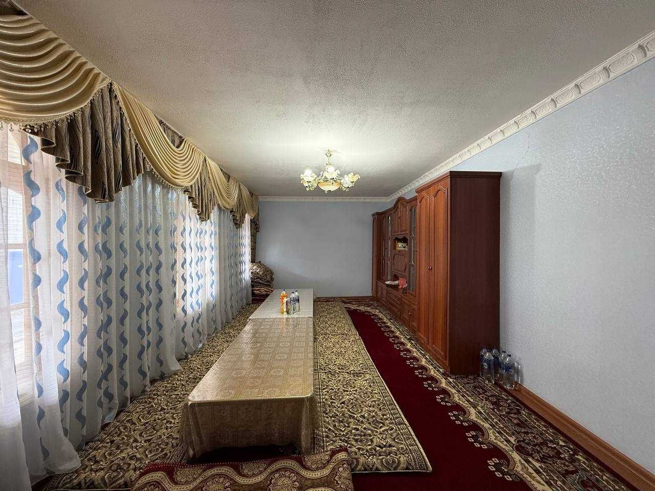 Tayyor 5 sotiqli hovli sotiladi.
