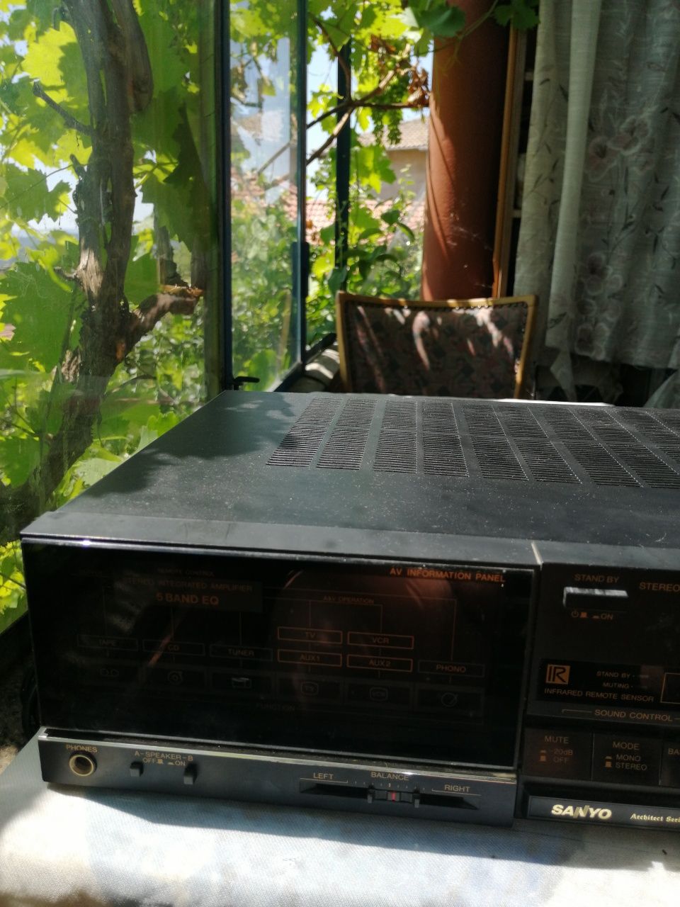 Продавам усилвател SANYO JA 7110.
