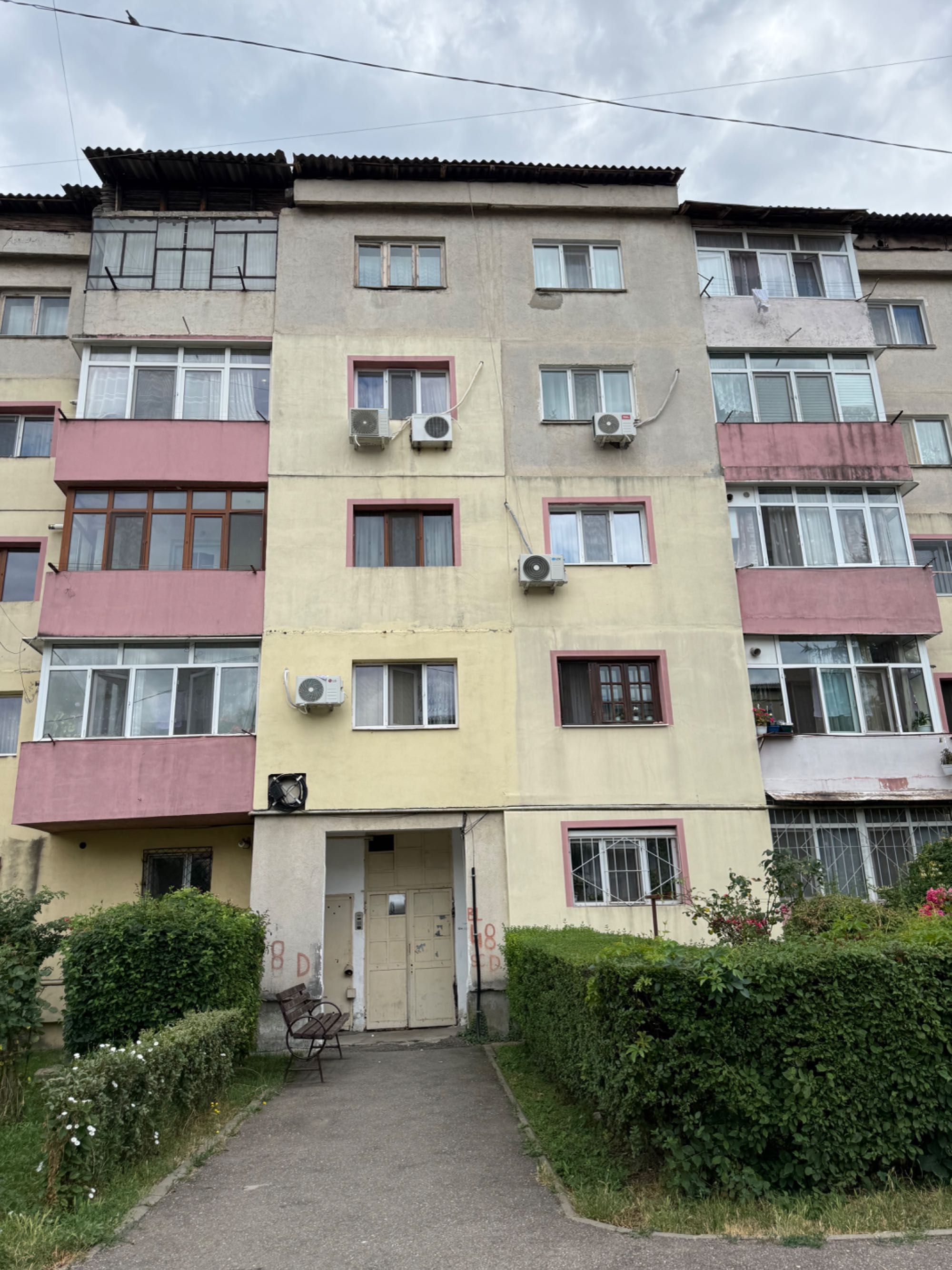 3 camere decomandat in micro 12