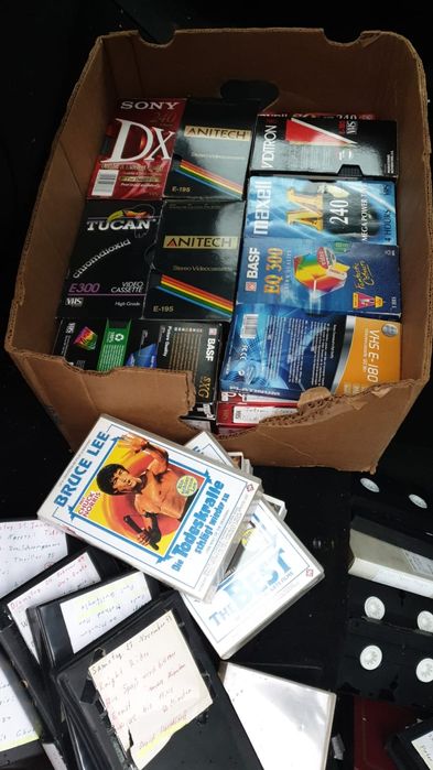 Vând 55 casete video VHS originale colectie filme acțiune,Triler,drama