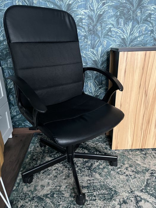 Scaun negru de birou Ikea