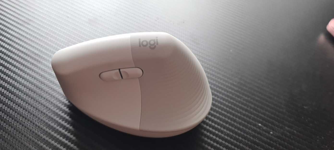 Mouse Logitech Lift compatibil iOS, Windows, NOU