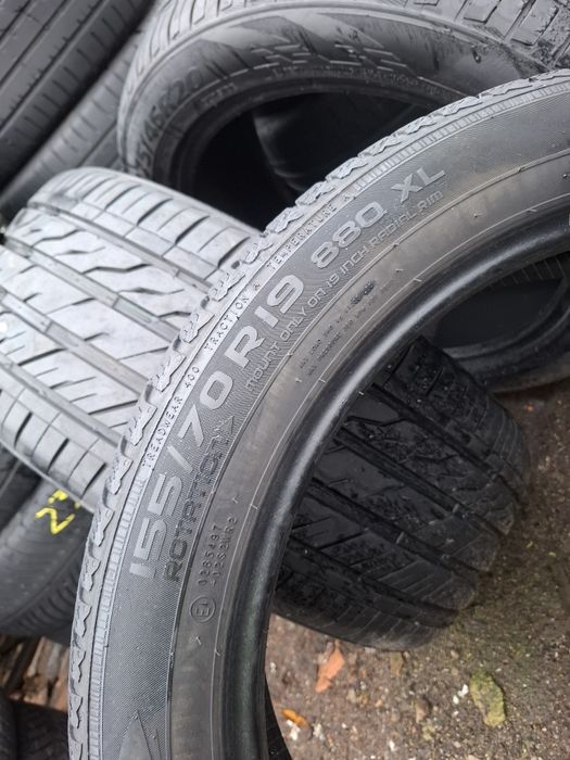 Vand 1 sau 2 anvelope 155 70 19 nokian de iarna bune