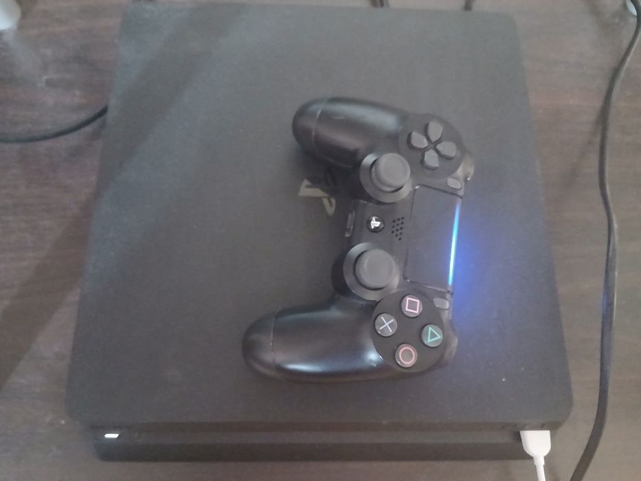 Playstation 4 Slim 1TB