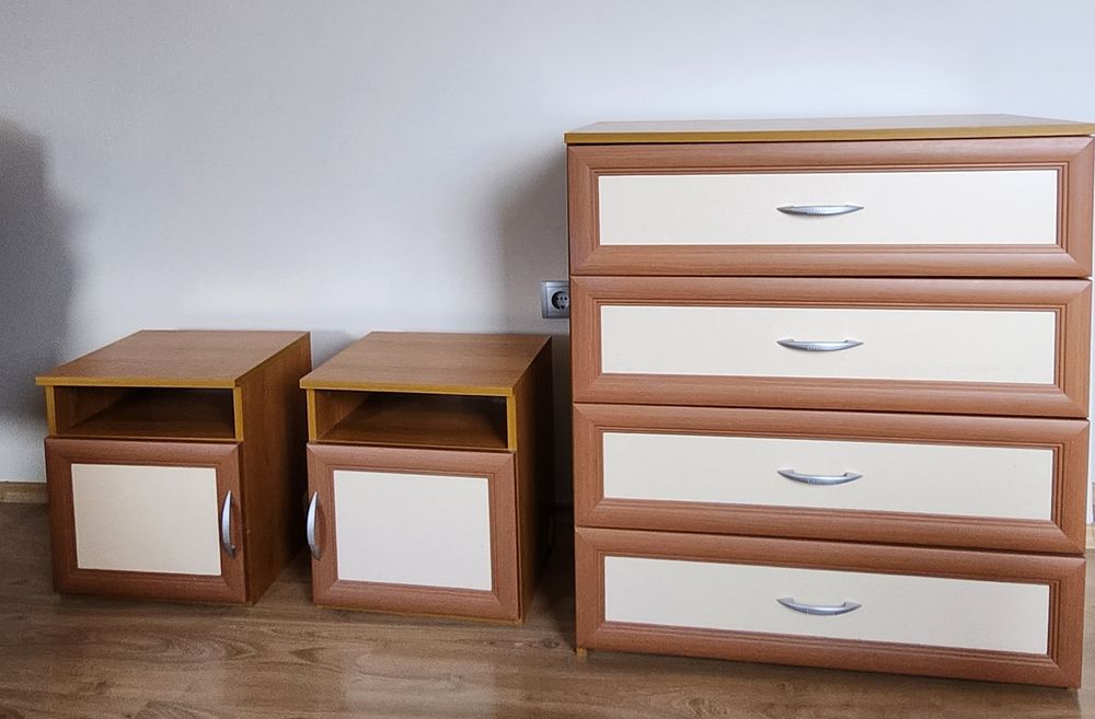 Скрин с 2 нощни шкафчета. ТВ масичка,маса за телевизор и друга техника