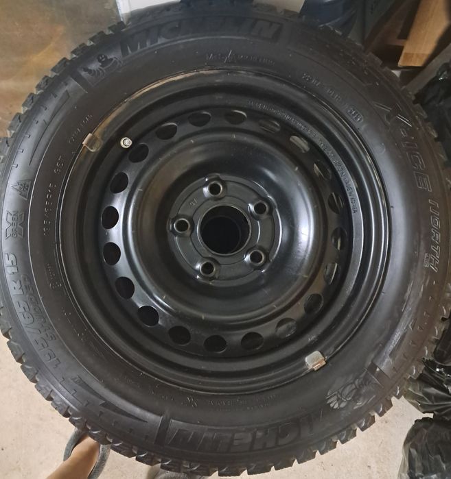 Продам зимние шины с дисками