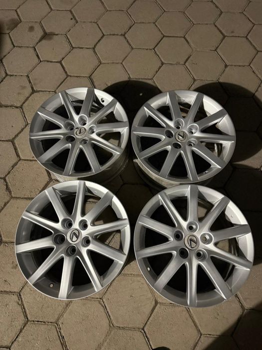 Диски R17 на Toyota Lexus