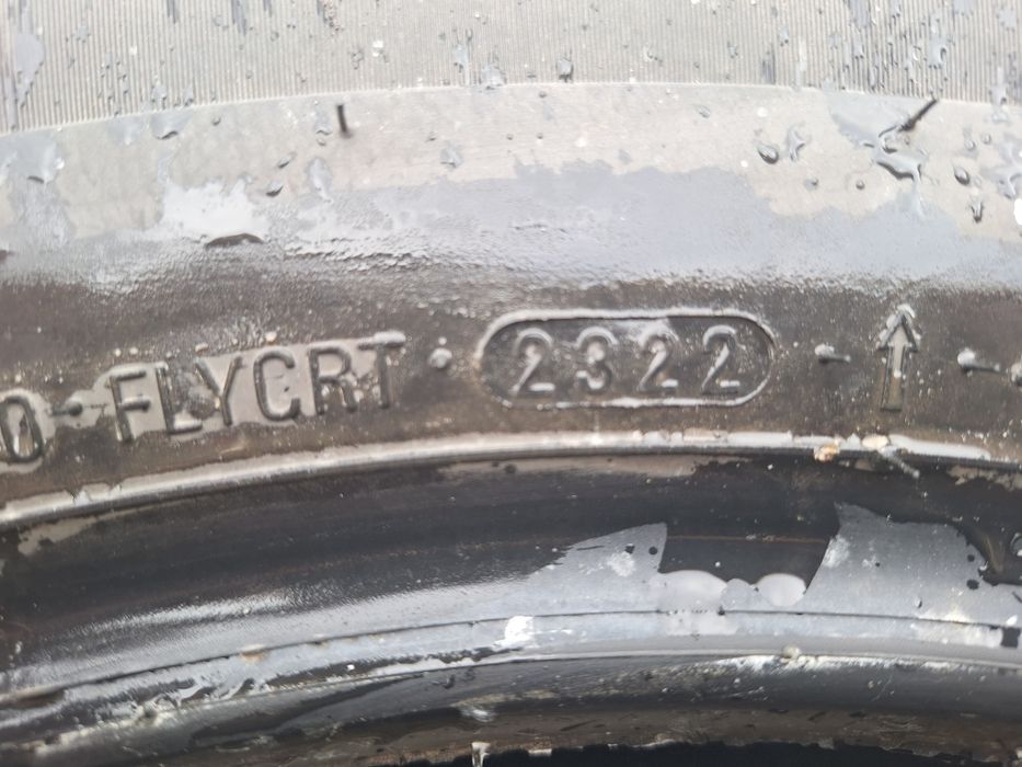 2 Броя Гуми Kumho Solus HA32 265/60 R18 114 V DOT 2322