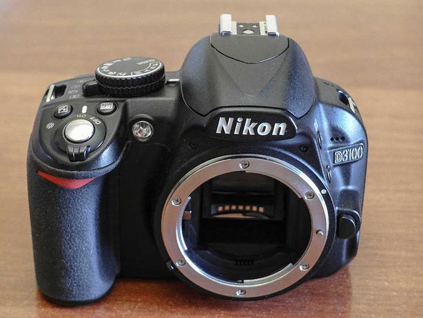 Nikon D3100. Зеркальный, с пробегом всего 12500. (Body)