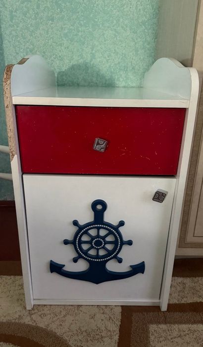 Продаётся своя детская  кровать+ с тумбой