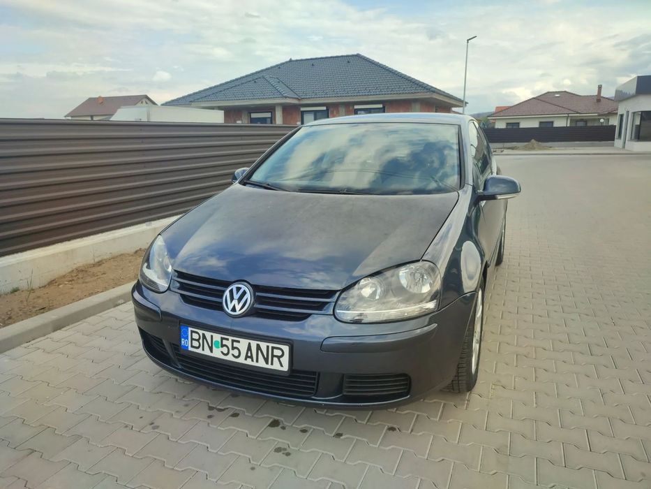 Volkswagen Golf Golf 5 in 2 usi, 1.6 fsi