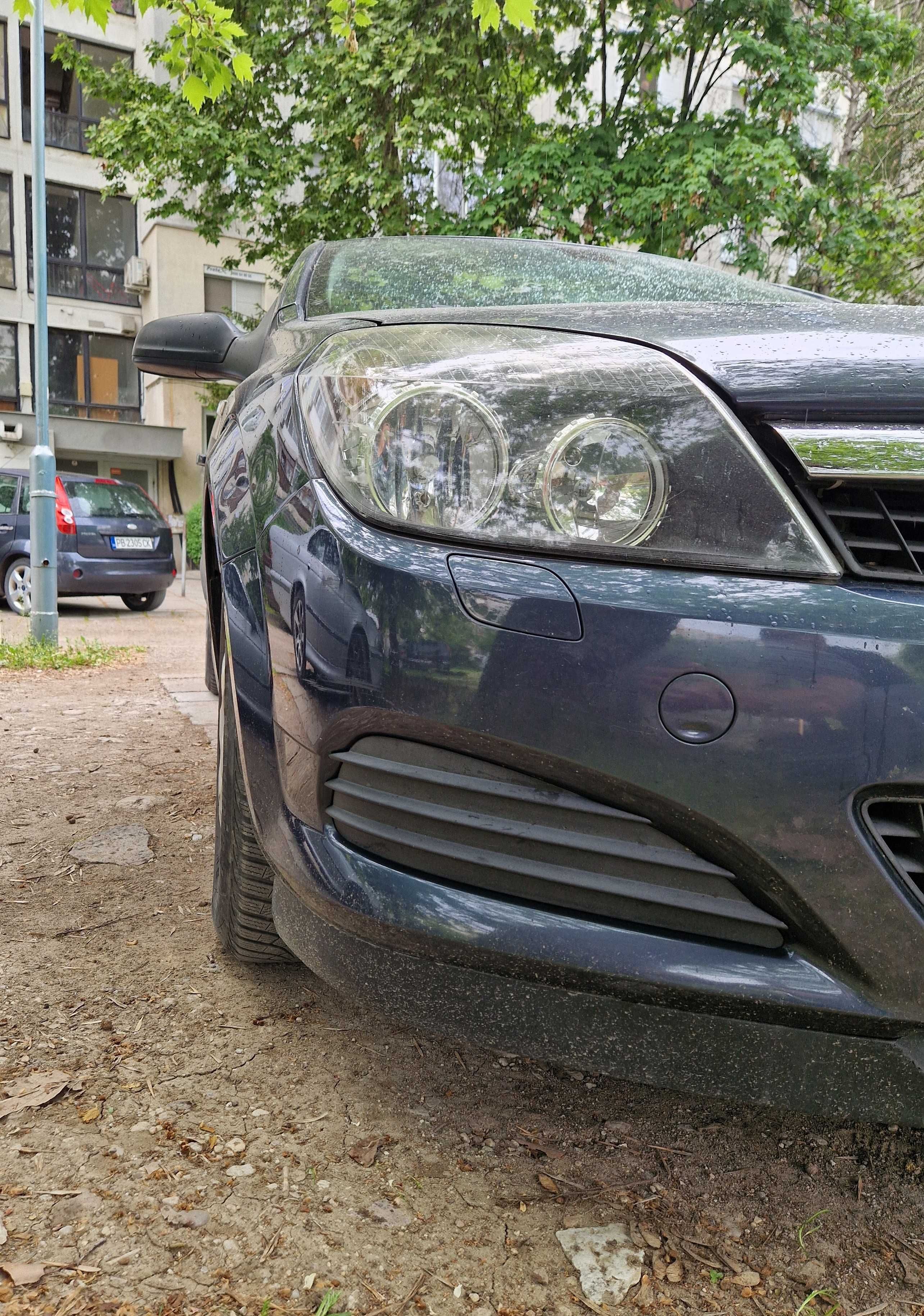 Решетки за предна броня на Opel Astra H GTC