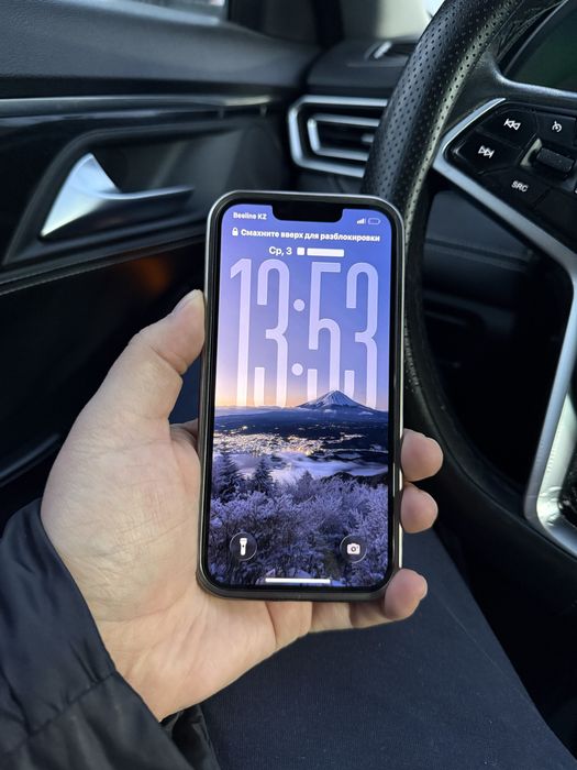 Продам Iphone 13