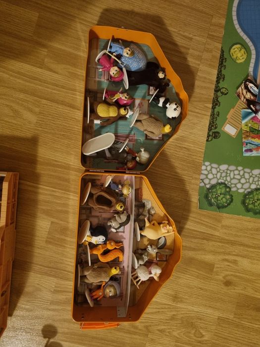 Masha si Ursul, împreună cu prietenii lor din padure