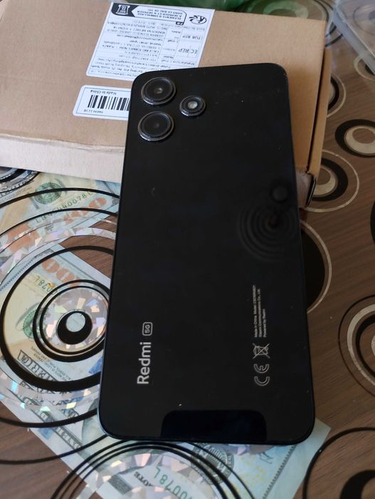 Продавам телефон Редми 12/5G