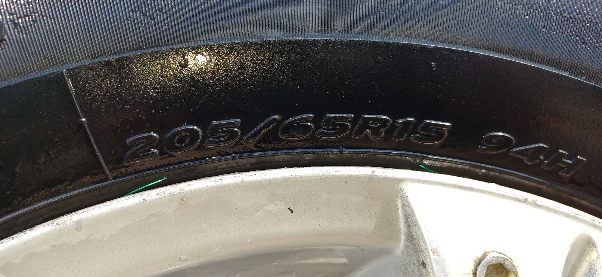 205 65 R 15 продам