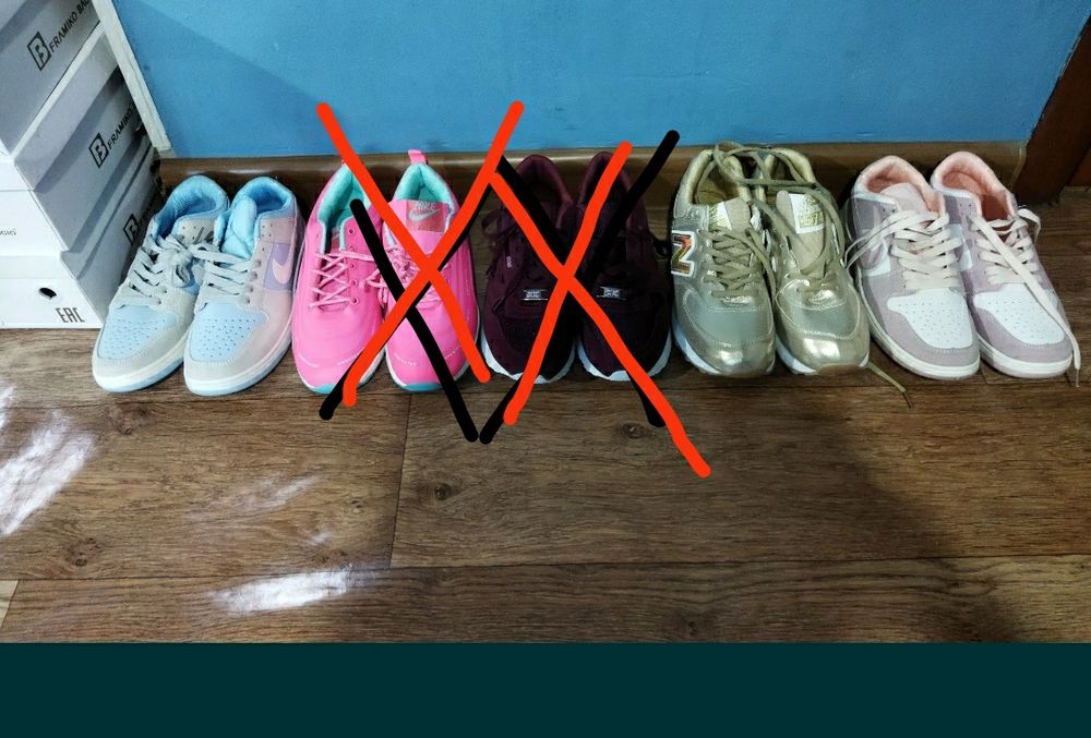 Продам кроссовки новые